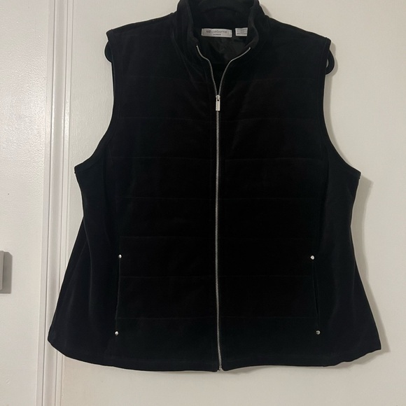Liz Claiborne Jackets & Blazers - Liz Claiborne Black Sleeveless Vest size 1X (R131)